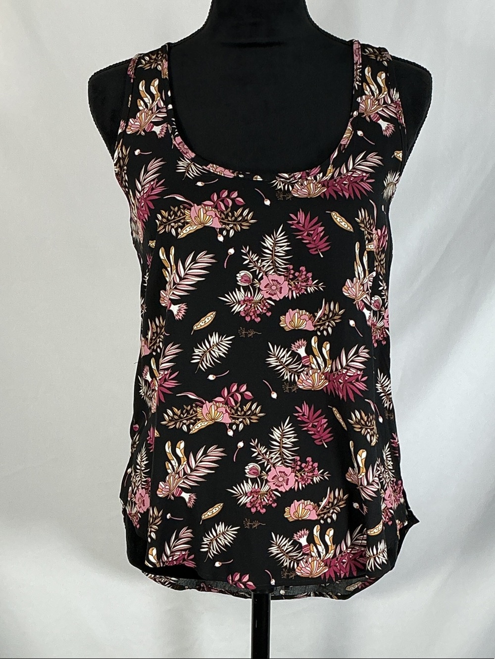 Chica Chic Floral M Black Pink Scoop Neck Back Zip High Low Camisole Blouse